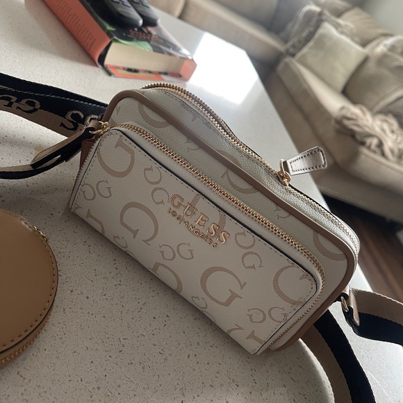 Guess Crossbody Bag - Picture 5 of 5